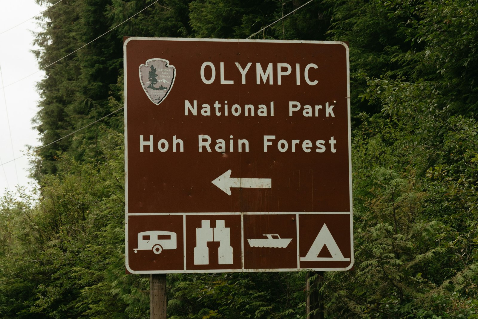 Road sign pointing toward Olympic National Park and the Hoh Rain Forest
